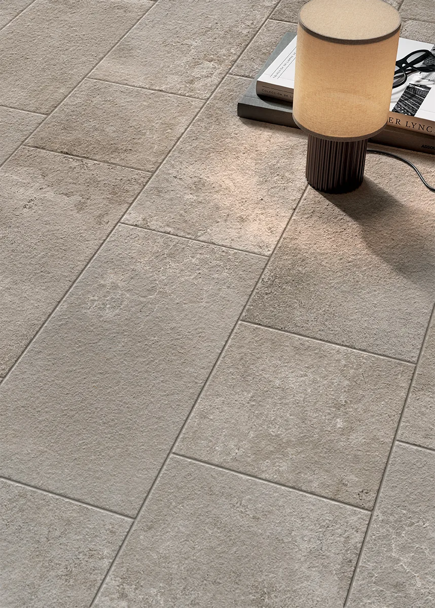 Elios Ceramica · Brooklyn Taupe · Raumbeispiel