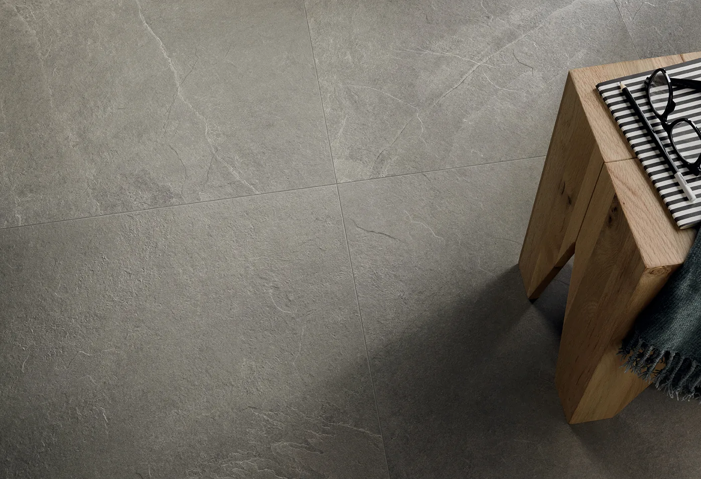 Elios Ceramica · Dolomiti Greige · Raumbeispiel