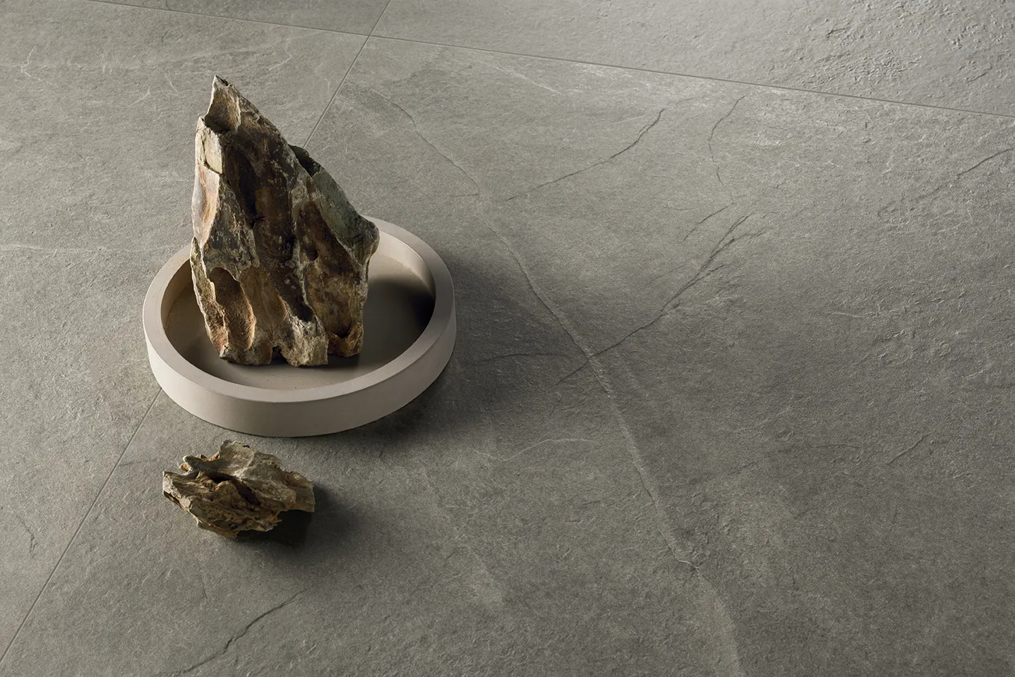 Elios Ceramica · Dolomiti Greige · Raumbeispiel